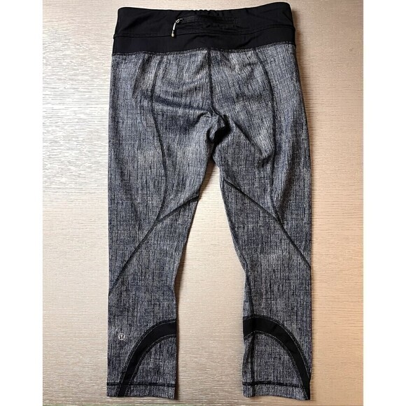 Lululemon Inspire Crop II Leggings Women 4 Black Dune Burlap Print All Luxtreme - Picture 3 of 6
